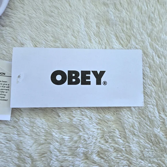 Obey Worldwide🌐 Peace✌️ Dove🕊 Graphic Tee👕 - NWT - Picture 7 of 15